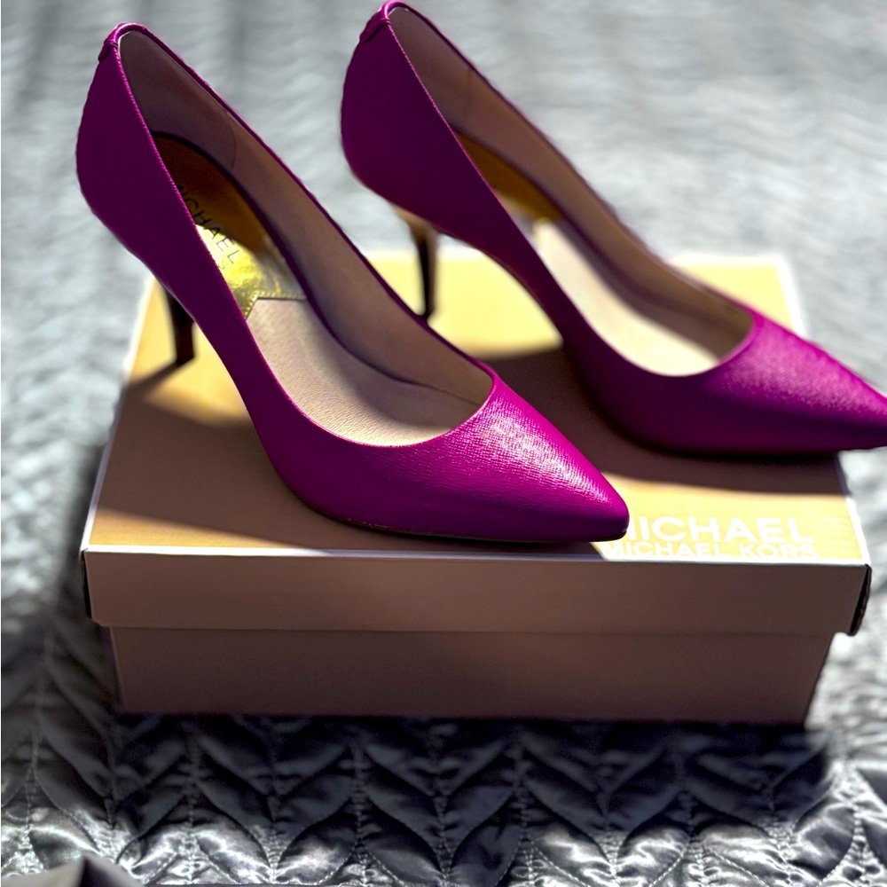 Michael Kors Fuschia heels size 7M - Picture 7 of 7